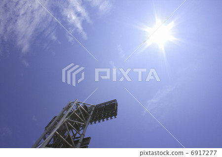 Koshien stadium and sun and blue sky 6917277