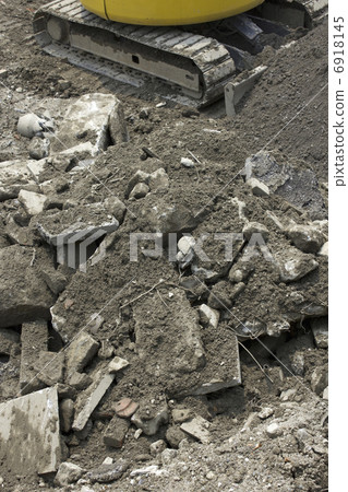 Civil engineering work  6918145