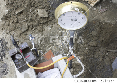 water pressure measuring device