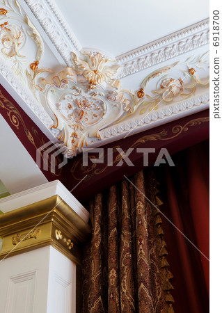 stucco on the ceiling 6918700