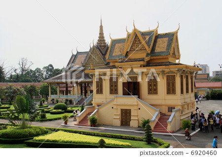 The royal palace of Phnom Penh The royal palace of Phnom Penh 6920460
