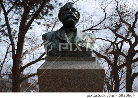 克拉克博士的胸圍 6920604