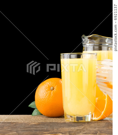 orange juice and fruit 6921137