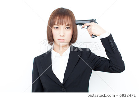 拿著手槍的婦女 拿著手槍的婦女 6922471