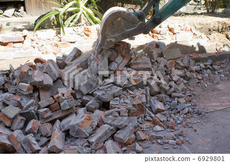 私有房子磚籬芭的爆破建築 6929801