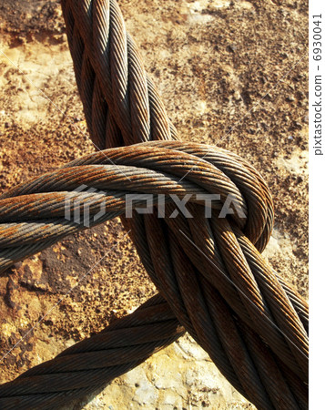 Rusted wire rope 6930041