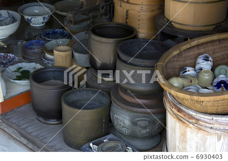 Antique items lining up at the store Antique items lining up at the store 6930403