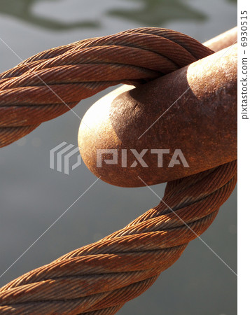 Rusted wire rope 6930515
