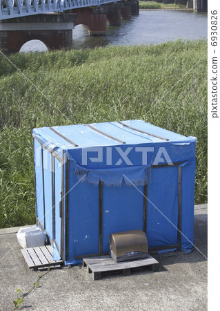 Blue tent hut 6930826