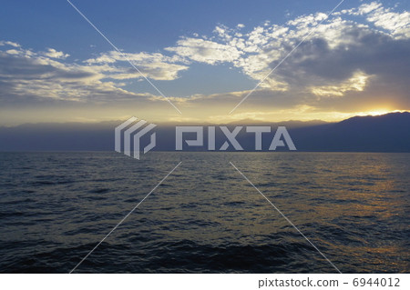 湖在黃昏2 6944012