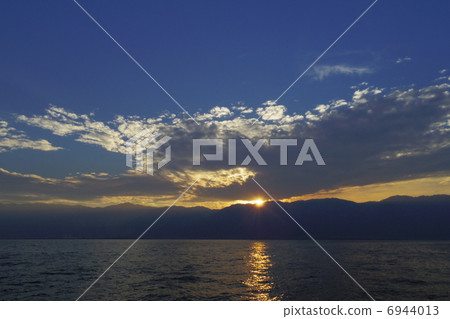 黃昏的湖3 黃昏的湖3 6944013