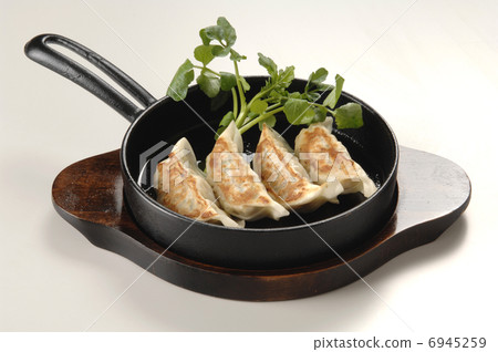 煎餃子 6945259