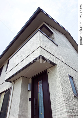 House  6947360