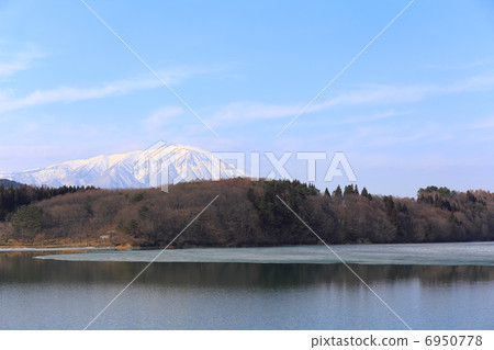 Mt. Iwate and Imperial Palace Mt. Iwate and Imperial Palace 6950778