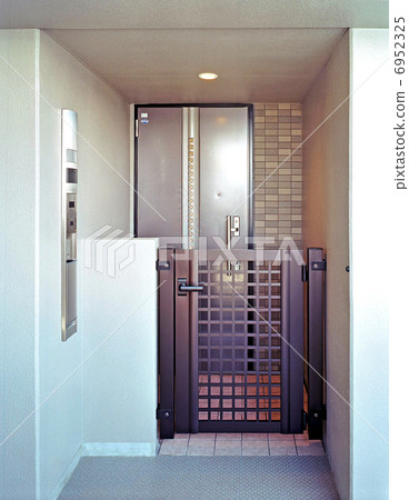 Mansion entrance - Entrance pouch 6952325