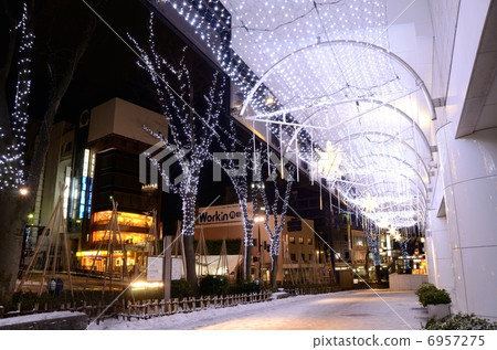 Winter night view of Korinbo, Kanazawa [side] 6957275