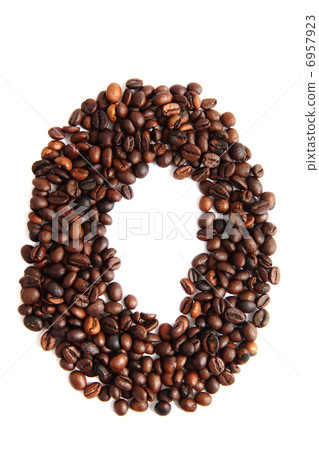 O - alphabet from coffee beans 6957923