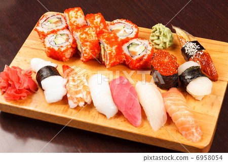 tasty sushi 6958054