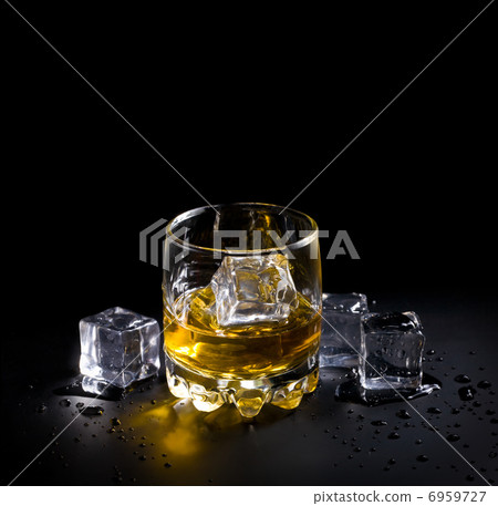 whiskey glass 6959727