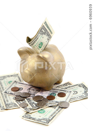 gold pig bank and dollars 6960939