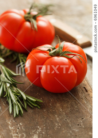 fresh tomatoes 6961049