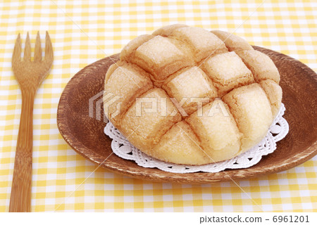 Melon bread 6961201