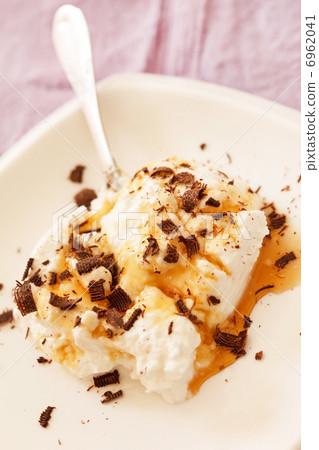 cottage cheese with honey and chocolate cottage cheese with honey and chocolate 6962041