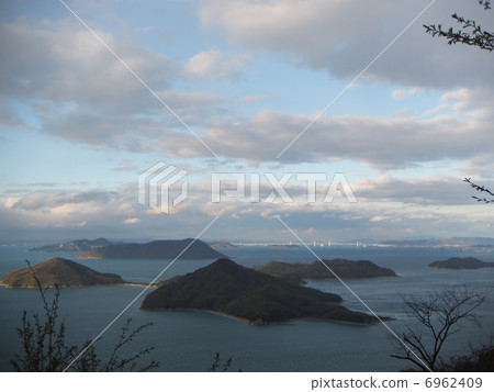 Seto Inland Sea seen from Shikokuzan 6962409