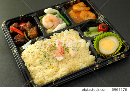Delicious Chinese box lunch 6965376