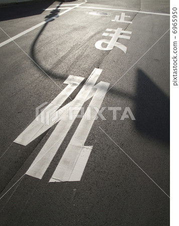 白線在路上 6965950