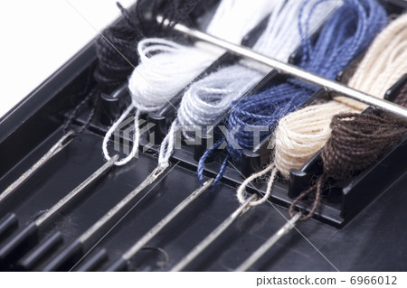 Needles and threads Needles and threads 6966012