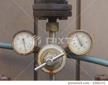 Valve and meter Valve and meter 6966141
