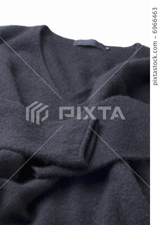 V-neck cashmere sweater 6966463