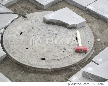 Construction of sidewalk tiling Construction of sidewalk tiling 6966969