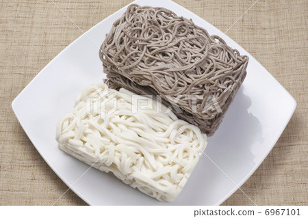 Frozen udon and frozen buckwheat noodles 6967101
