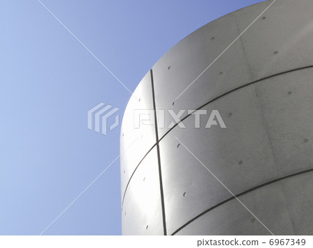 Concrete building and blue sky 6967349