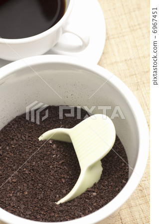 Ground coffee beans 6967451