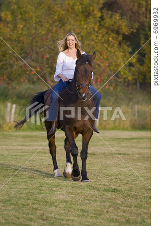 Riding In The Fall 6969932