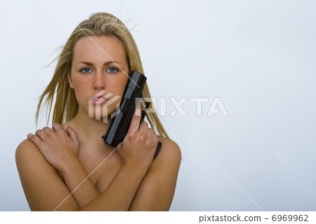 Dangerous Beauty 6969962