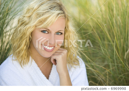 Perfect Female Beauty Perfect Female Beauty 6969998