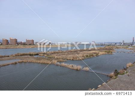 Yodo river and townscape near Shiokoku Park, Miyakoshima-ku, Osaka-shi Yodo river and townscape near Shiokoku Park, Miyakoshima-ku, Osaka-shi 6971413