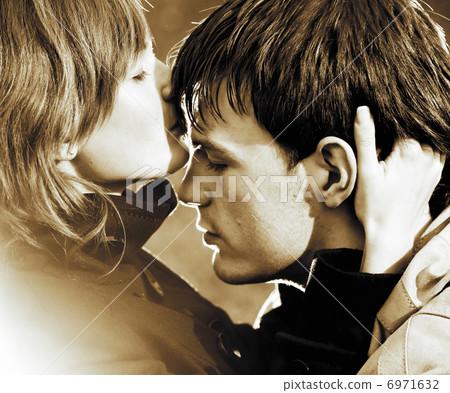 Young couple in love 6971632