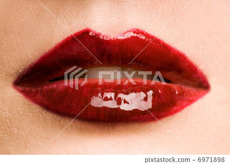Red lips 6971898