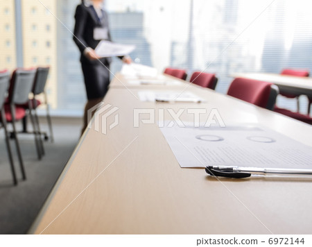 Distributing materials OL Distributing materials OL 6972144