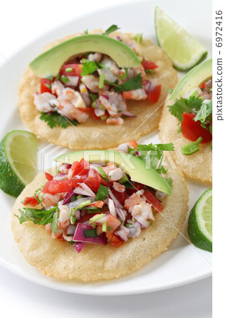 Ceviche的Tostadas 6972416