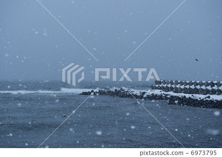 Rising Sea of Japan 6973795