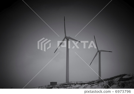Wind power (monochrome) 6973796