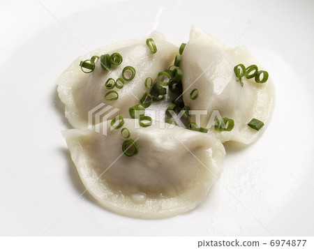 boiled gyoza  6974877