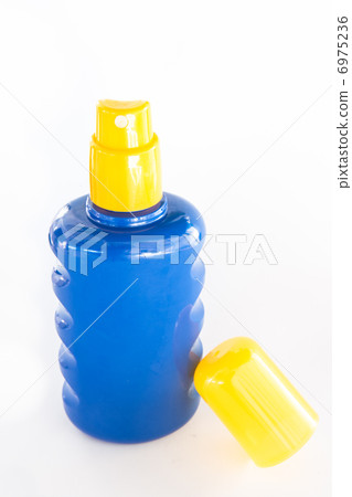 Bottle of sun lotion 6975236