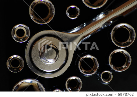 Wrench socket and ratchet handle Wrench socket and ratchet handle 6978762